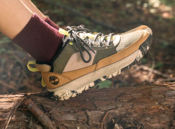 <span style="font-size: 24px;">ZAPATILLAS</span>