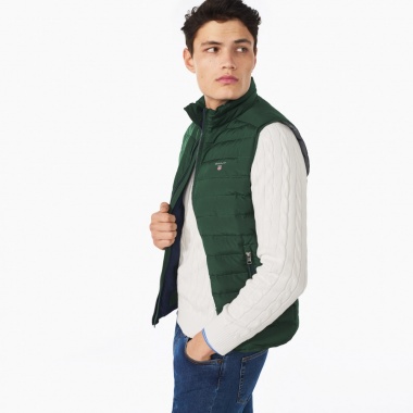 Chaleco liso con logo