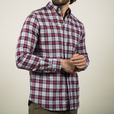Camisa a cuadros azul rojo y negro