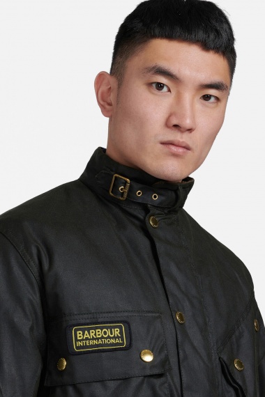 Chaqueta International A7 Essential