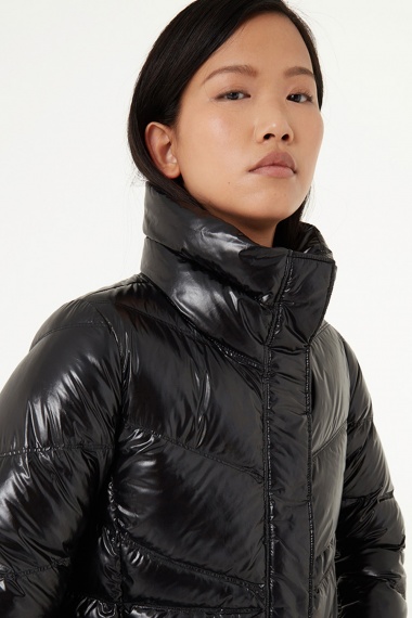 Chaqueta Ultrabrillante asimétrico