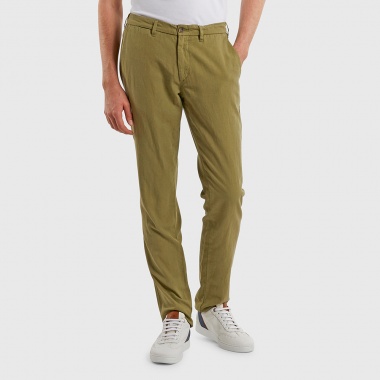 Pantalón chino tostado