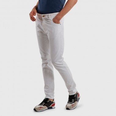 Pantalón cinco bolsillos escudo