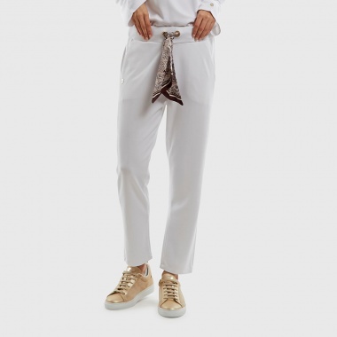 Pantalón deportivo blanco pañuelo