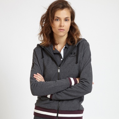 Sudadera gris y morada