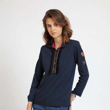 Polo manga larga azul detalles rojos cuello