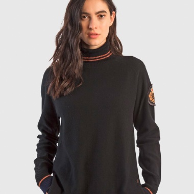 Jersey negro cuello alto